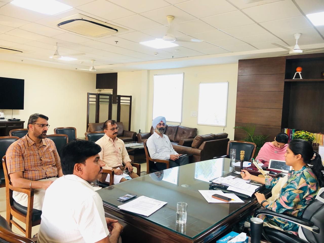 DC's strict instructions to fertilizer sellers; Black marketing, charging more than the methane rate or selling other agricultural inputs along with DAP will not be tolerated.
